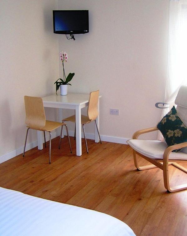 Elm Tree Farm Accommodation ميلتون كينيز الغرفة الصورة