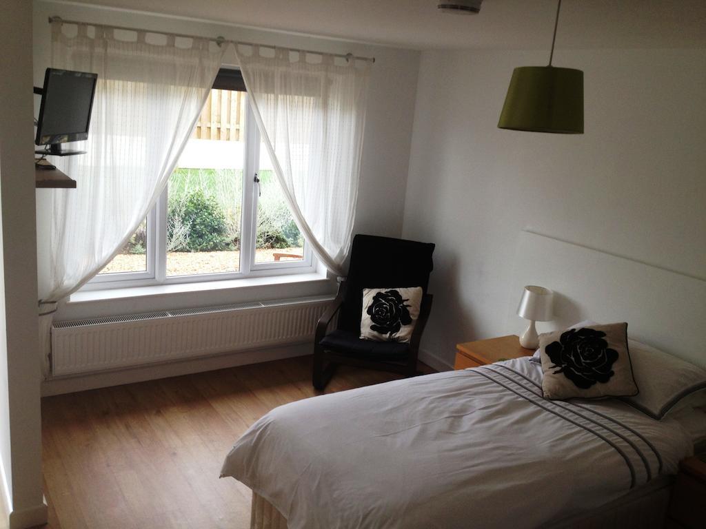 Elm Tree Farm Accommodation ميلتون كينيز الغرفة الصورة